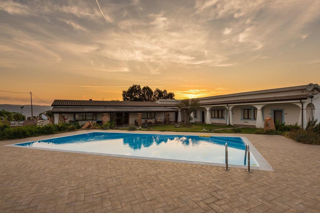 Agriturismo Irghitula ポザーダ エクステリア 写真
